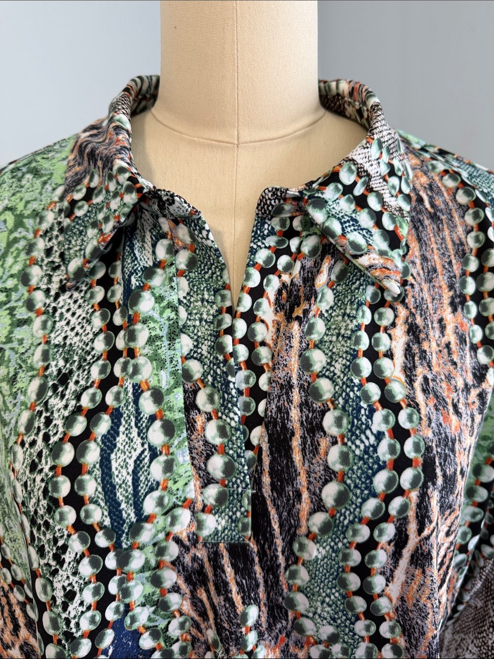 Women with Control Petite Abstract Snake Print Tunic Green Black & Brown SZLP - Picture 5 of 15